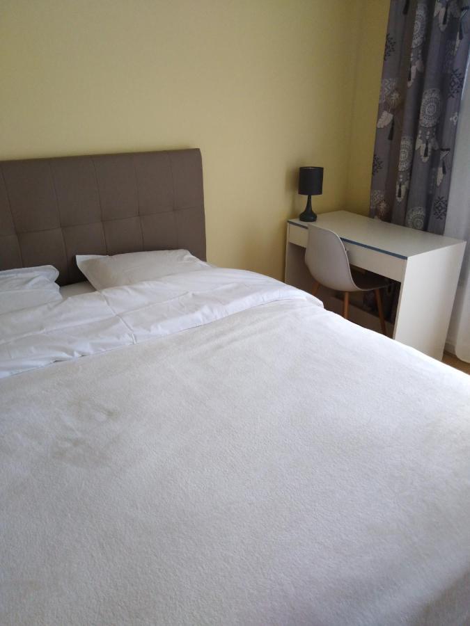 Chez Myla Chambre Avec Tv Ecran Plat Et Salle De Bain Privative Bourges Eksteriør billede