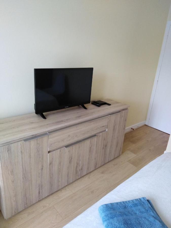 Chez Myla Chambre Avec Tv Ecran Plat Et Salle De Bain Privative Bourges Eksteriør billede